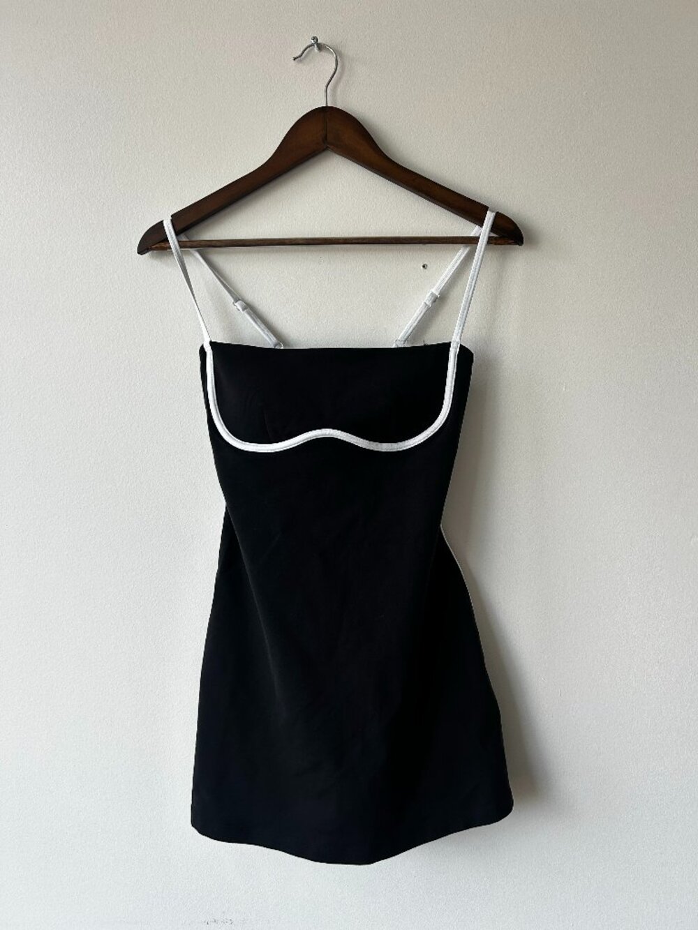 ALO Airbrush Streamlined Dress - Black & White - Size: Small - Picture 2 of 5